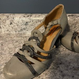 Miz Mooz shoes, size 6. Like new, worn three times.